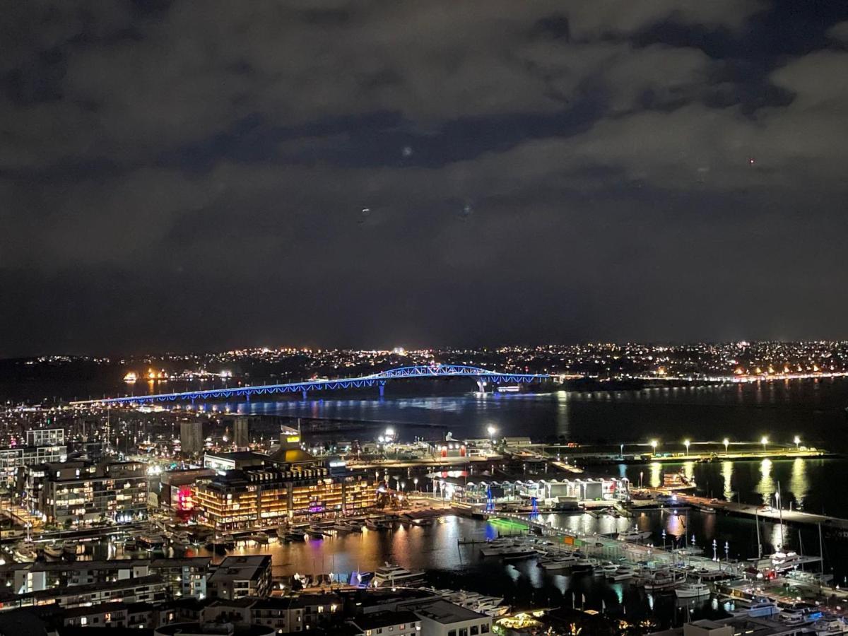 Magnificent Harbour View Skytower View Apartment In Cbd Auckland Exterior photo