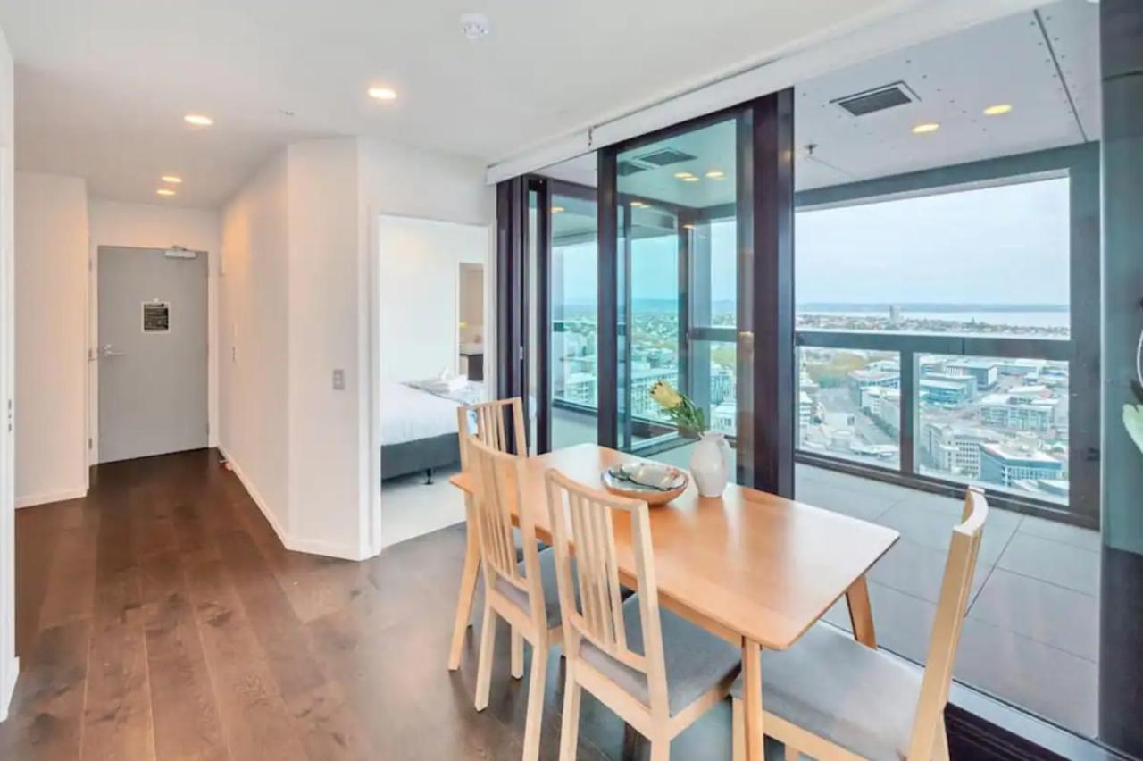 Magnificent Harbour View Skytower View Apartment In Cbd Auckland Exterior photo