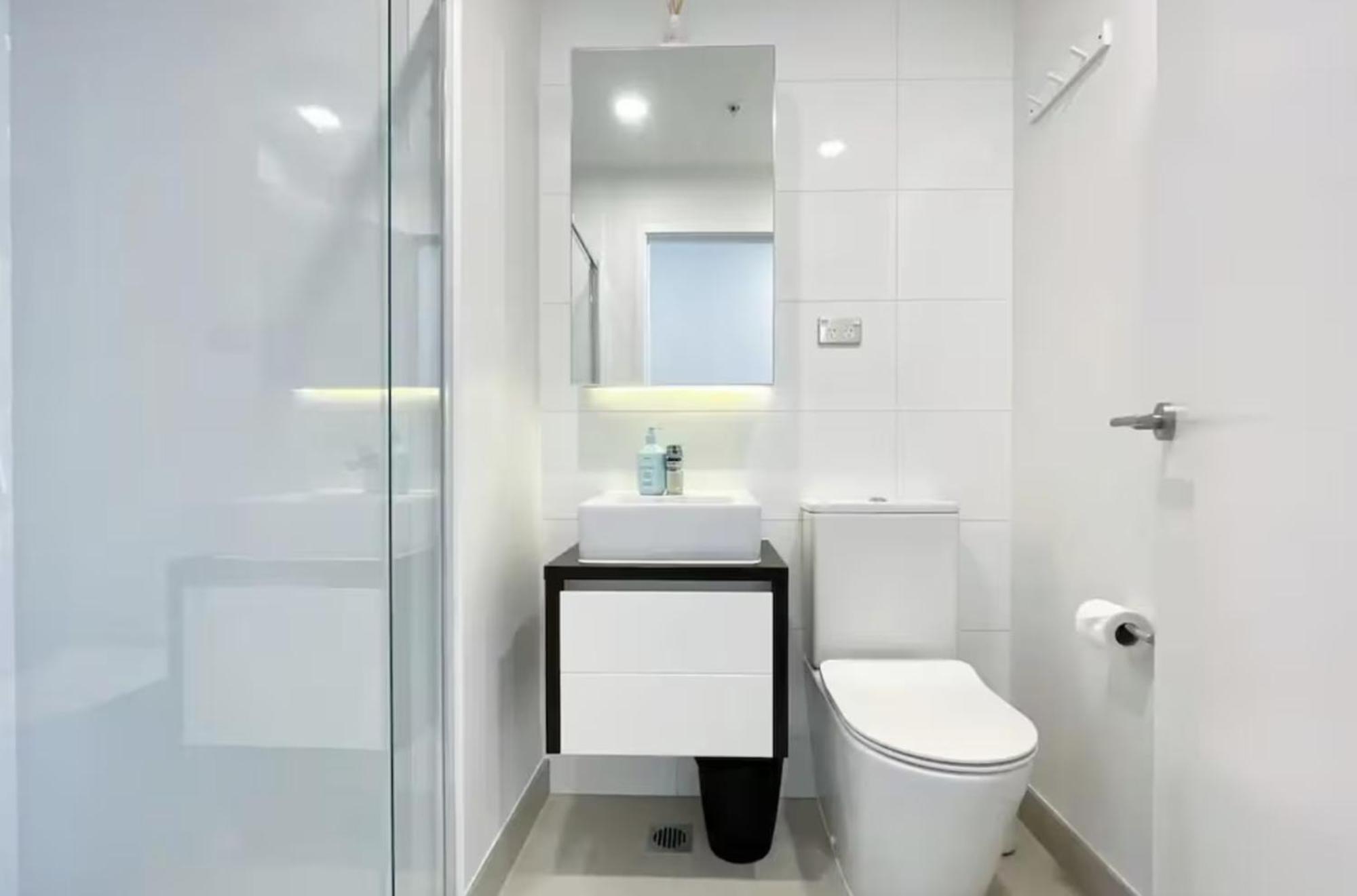 Magnificent Harbour View Skytower View Apartment In Cbd Auckland Exterior photo
