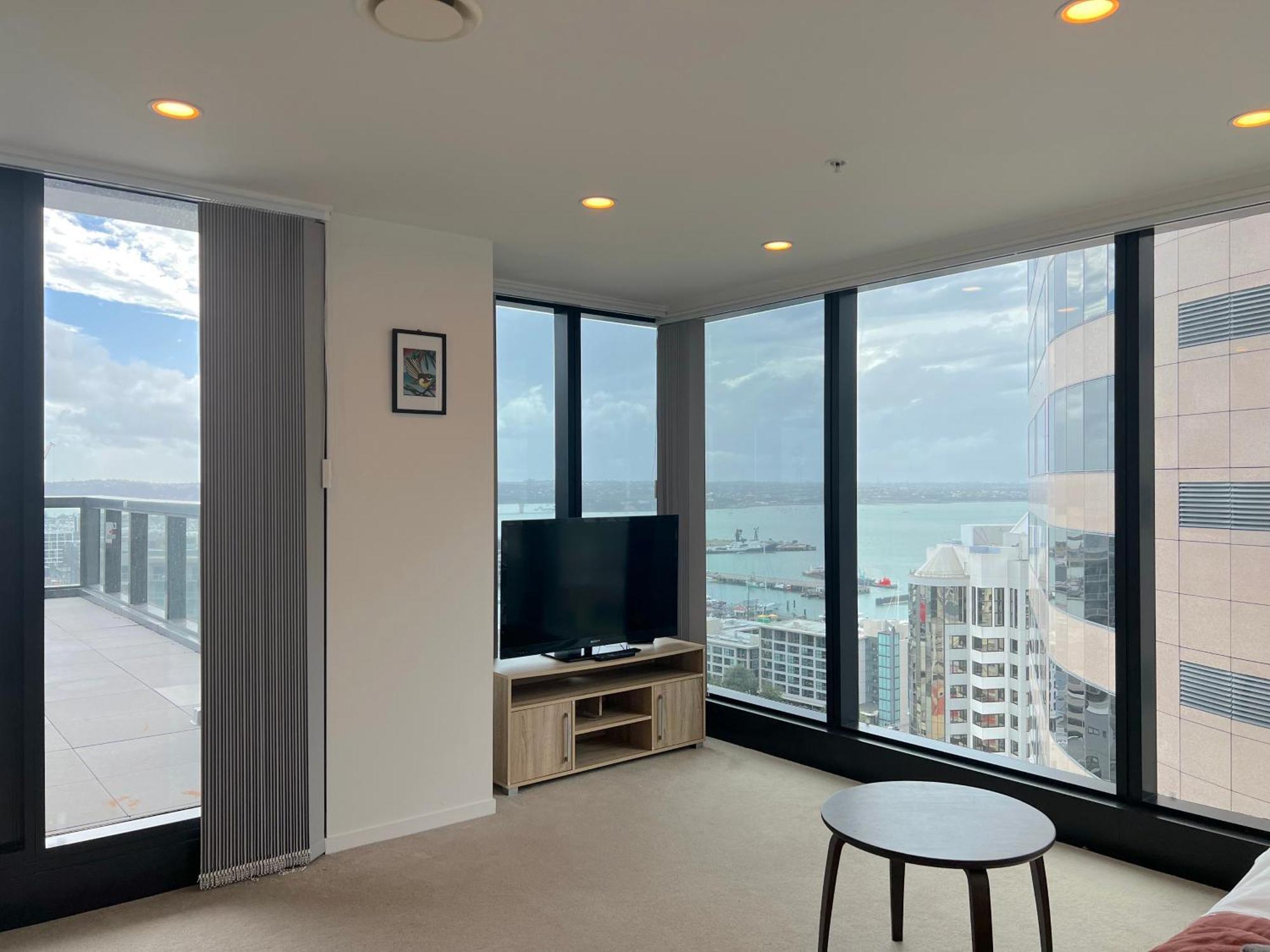 Magnificent Harbour View Skytower View Apartment In Cbd Auckland Exterior photo